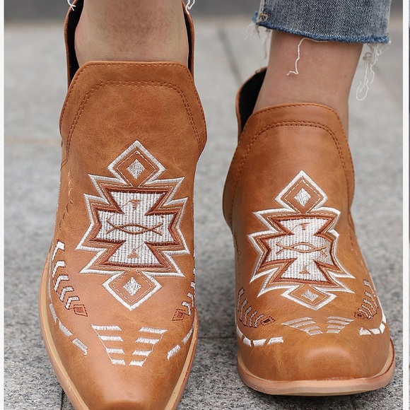 ☀️ BUTITI | Boho Booties | Side Cut | EURO 43, US 10. - Picture 2 of 15